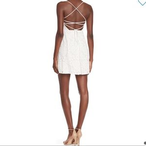 Show me your mumu 🌸 Victoria mini dress lace